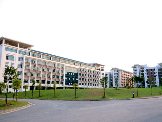 招生信息网 - 广西民族大学